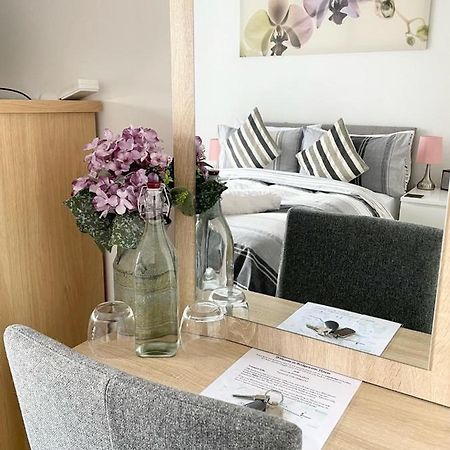Manchester Escape - Private Room & Bathroom Near Etihad And Coop Arena - Free Secure Parking Екстериор снимка