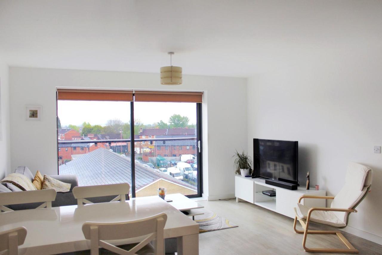 Manchester Escape - Private Room & Bathroom Near Etihad And Coop Arena - Free Secure Parking Екстериор снимка